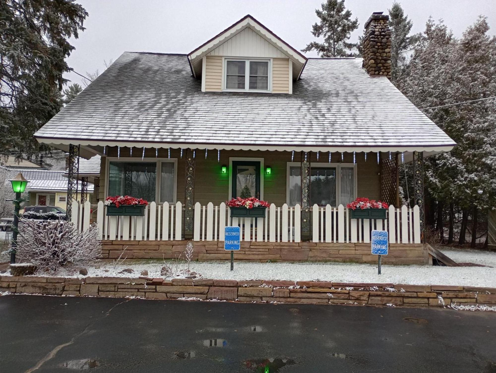 The Ashley Motel Saranac Lake Exterior photo